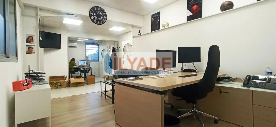 Office in Éguilles for lease - Interior Photo - Image 3 of 11