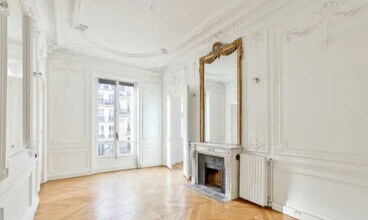 1 Rue Sainte-Anne, Paris for lease Interior Photo- Image 2 of 10