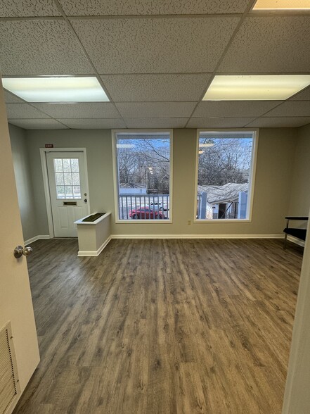 813 Main St, Stone Mountain, GA for lease - Interior Photo - Image 3 of 10