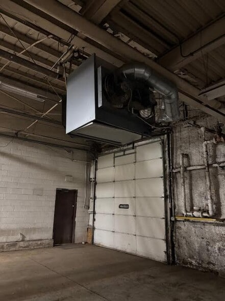 350 S Mill St, Plymouth, MI for lease - Building Photo - Image 3 of 9