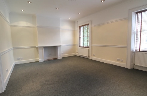 8 Bath Rd, Swindon for lease - Interior Photo - Image 3 of 5