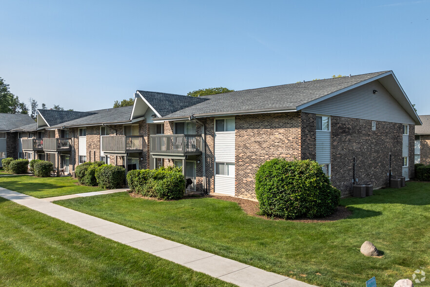 16W571 Mockingbird Ln, Willowbrook, IL for sale - Primary Photo - Image 1 of 1