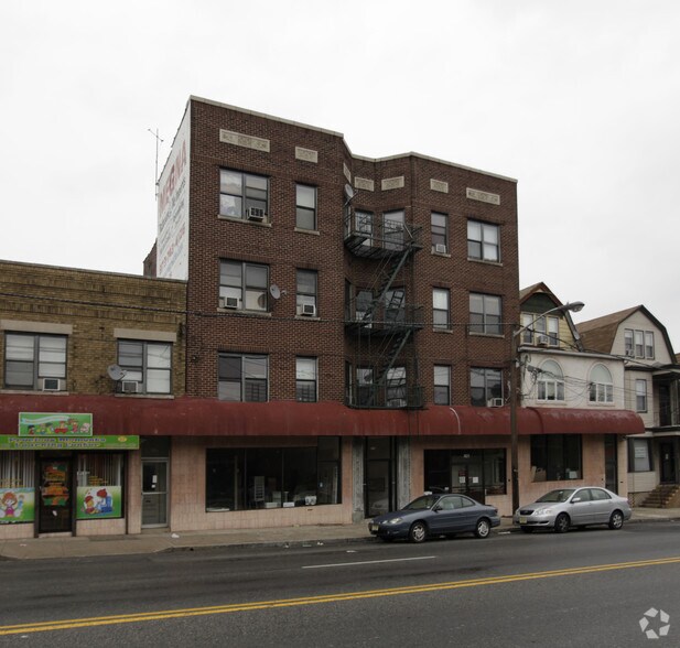 215-217 Bloomfield Ave, Bloomfield, NJ for sale - Primary Photo - Image 1 of 1