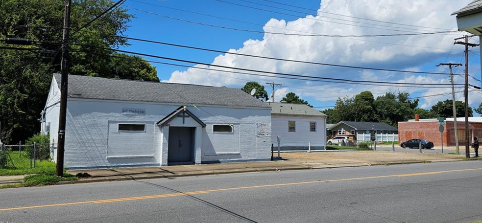 301 Poplar Ave, Newport News, VA for sale - Building Photo - Image 1 of 4