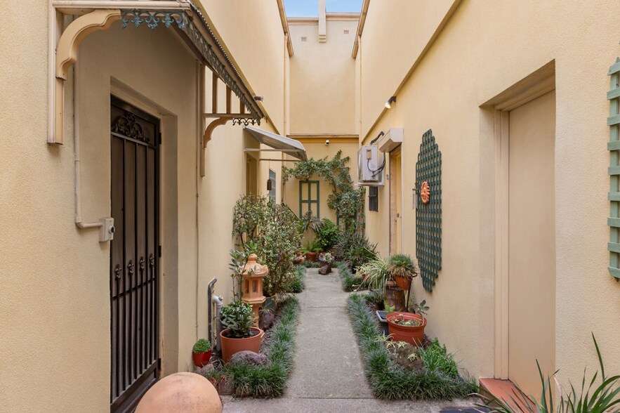 564 Sydney Rd, Brunswick for sale - Building Photo - Image 2 of 7