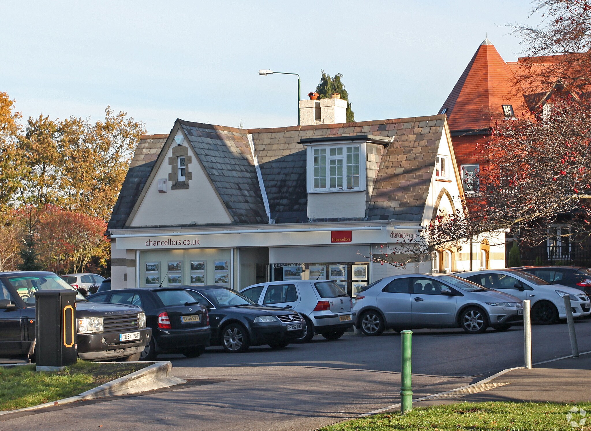 London Rd, Ascot for sale Primary Photo- Image 1 of 1