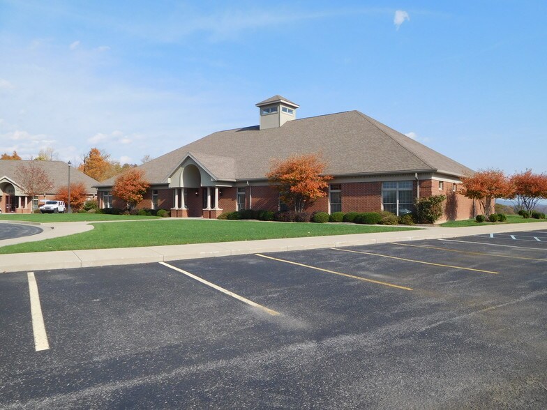 97-111 Cambridge Pl, Bridgeport, WV for sale - Building Photo - Image 1 of 1