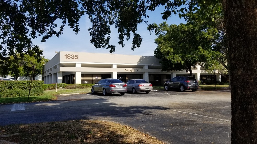 1835 S Perimeter Rd, Fort Lauderdale, FL for sale - Primary Photo - Image 1 of 1