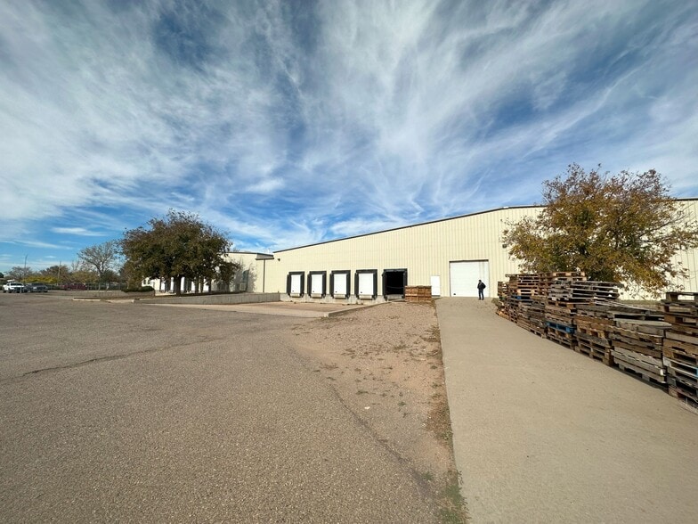 3911 S Main St, Roswell, NM for lease - Building Photo - Image 3 of 18