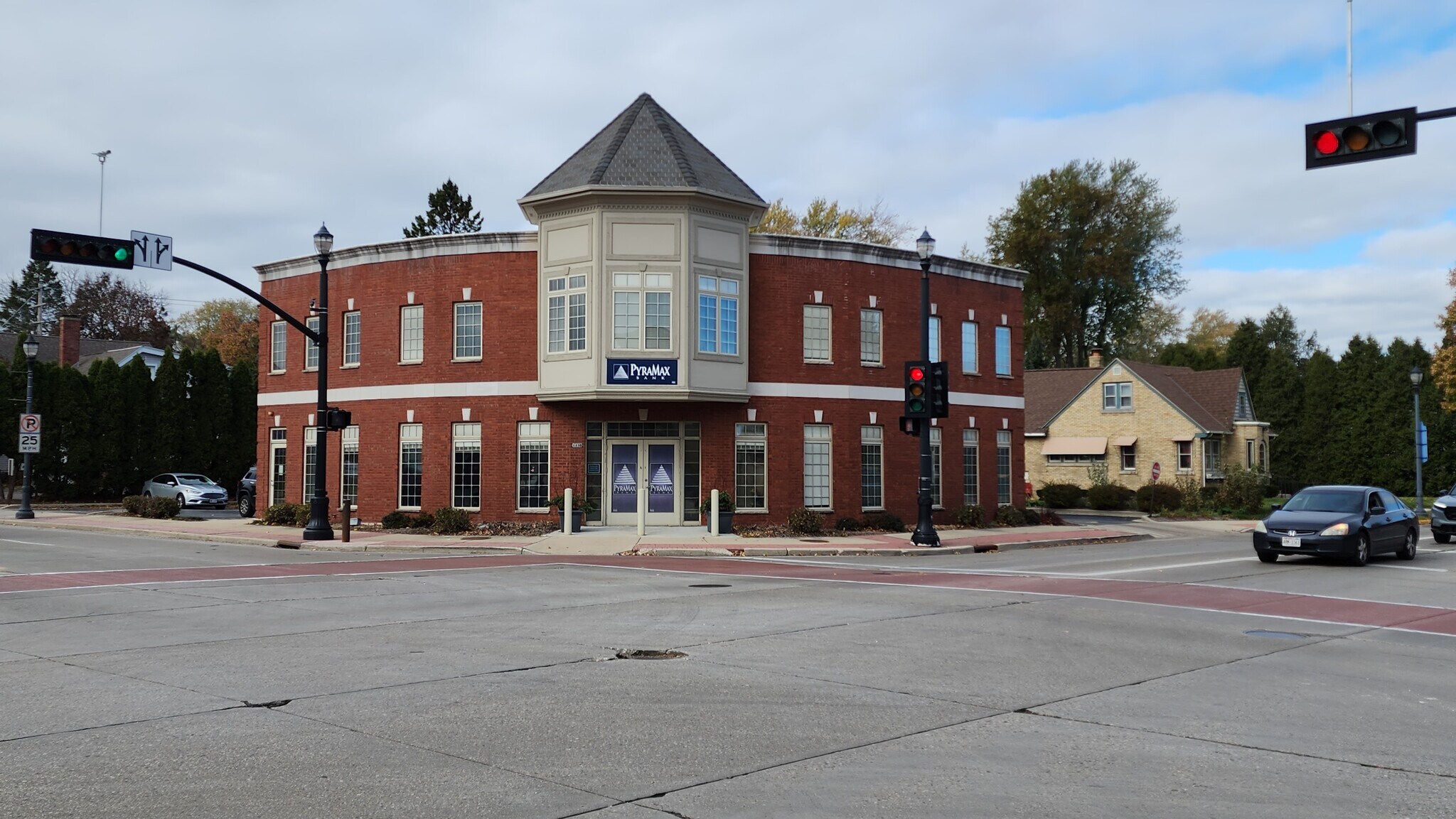 1150 Washington St, Grafton, WI for lease Building Photo- Image 1 of 8