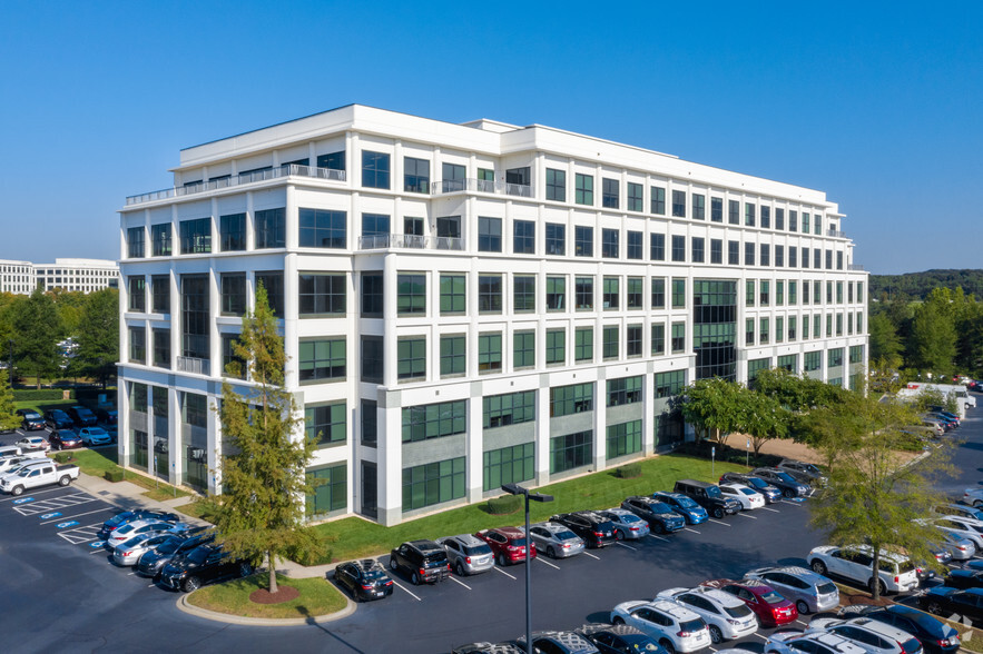 3600 Arco Corporate Dr, Charlotte, NC for lease - Primary Photo - Image 1 of 22