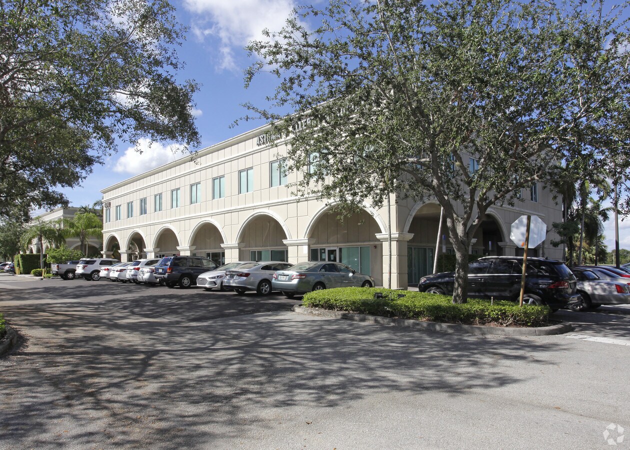 600 N Hiatus Rd, Pembroke Pines, FL 33026 Property Record