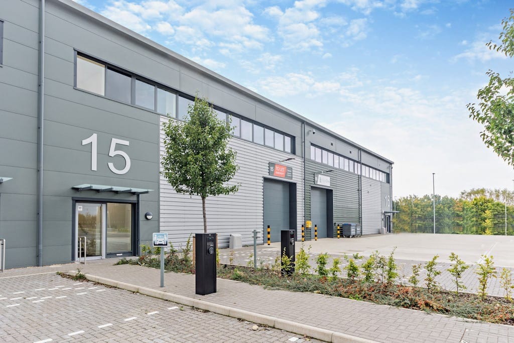 College Rd, Aylesbury for lease Building Photo- Image 1 of 16