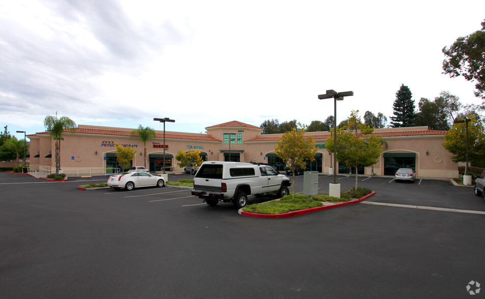 40675 California Oaks Rd, Murrieta, CA for lease - Primary Photo - Image 1 of 4