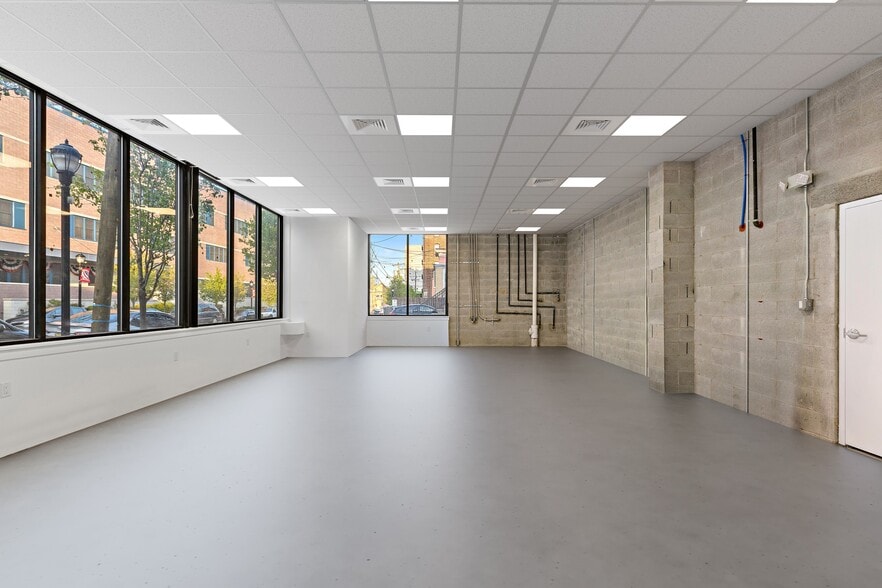 1414 NEW YORK Ave, Union City, NJ for sale - Interior Photo - Image 3 of 10