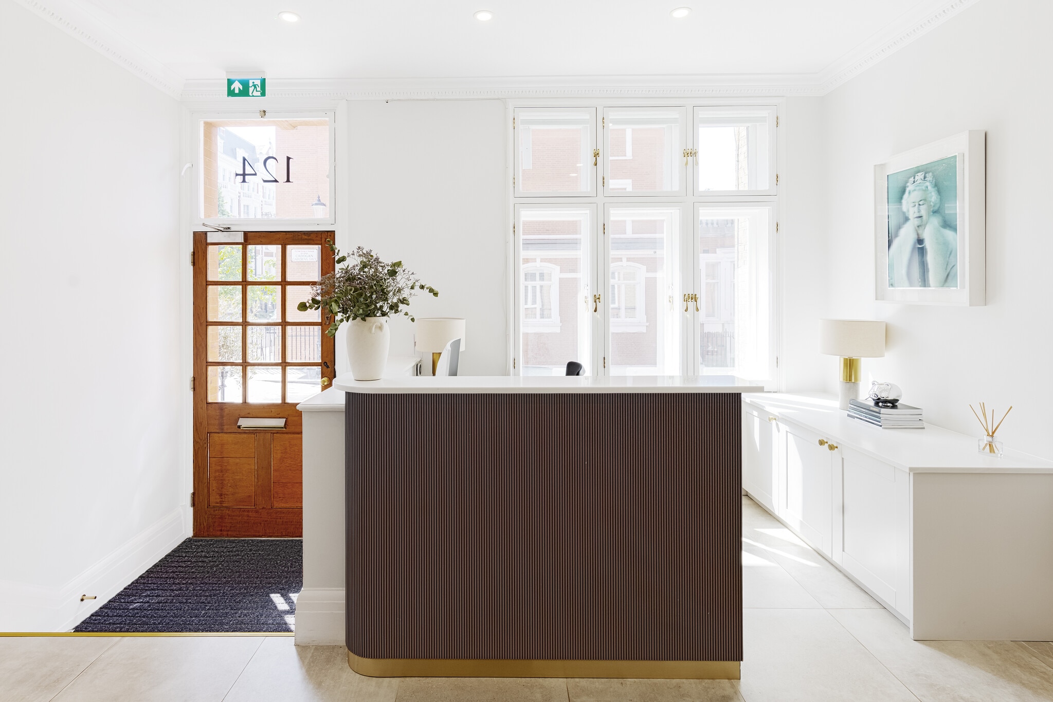 124 Sloane St, London for lease Interior Photo- Image 1 of 7