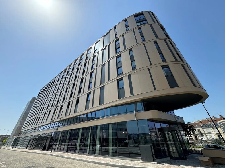 Office in Reims for lease - Building Photo - Image 1 of 6