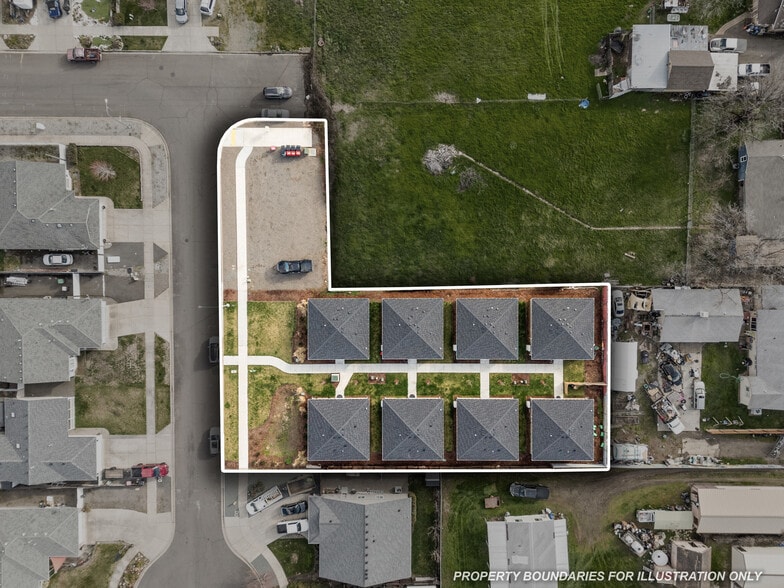 634 Colinwood ct, Medford, OR for sale - Primary Photo - Image 2 of 22