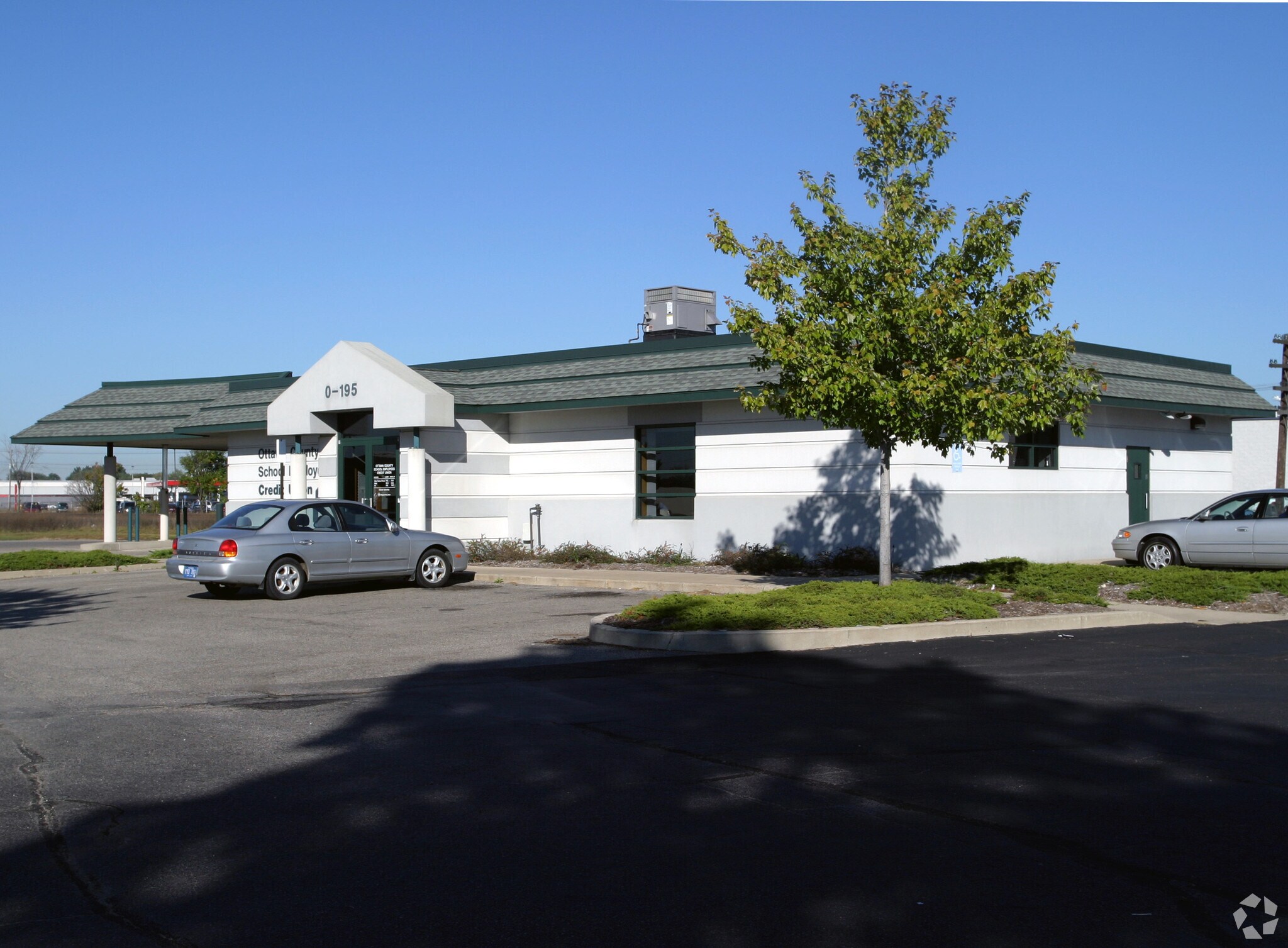 195 Chicago Dr SW, Jenison, MI for sale Primary Photo- Image 1 of 1