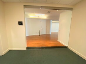 6505 Belcrest Rd, Hyattsville, MD for lease Interior Photo- Image 2 of 8