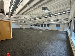 822-838 SW 10th Ave, Portland, OR for lease Building Photo- Image 2 of 7