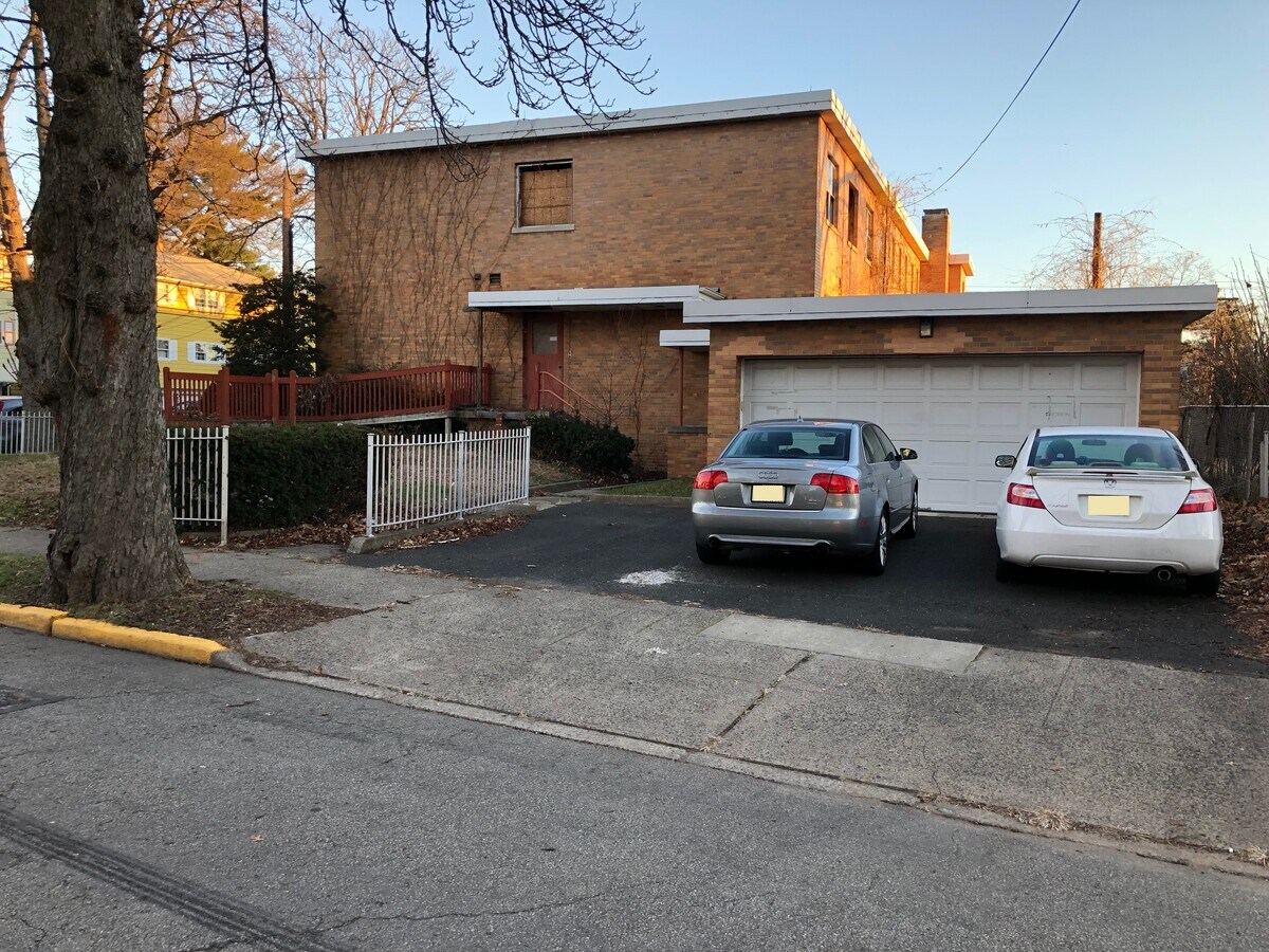 4 Jersey St, East Rutherford, NJ 07073