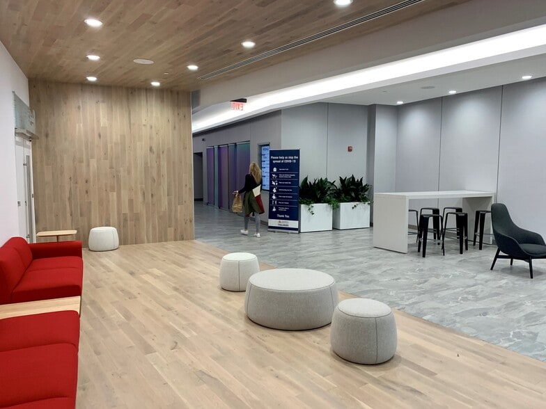 220 N Main St, Greenville, SC for lease - Lobby - Image 3 of 18