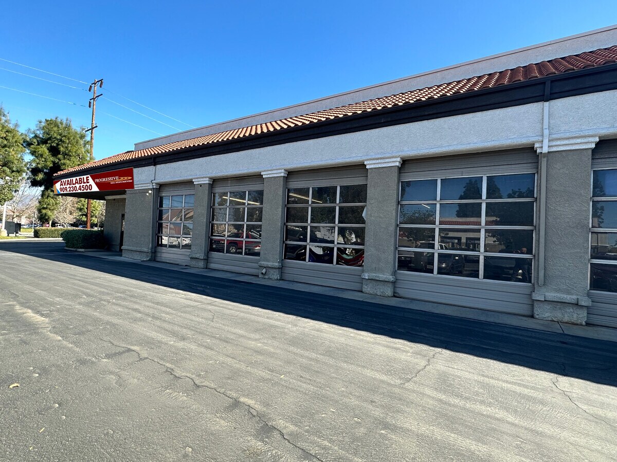 16471667 W Redlands Blvd, Redlands, CA 92373 ±5,035 SF Auto Repair