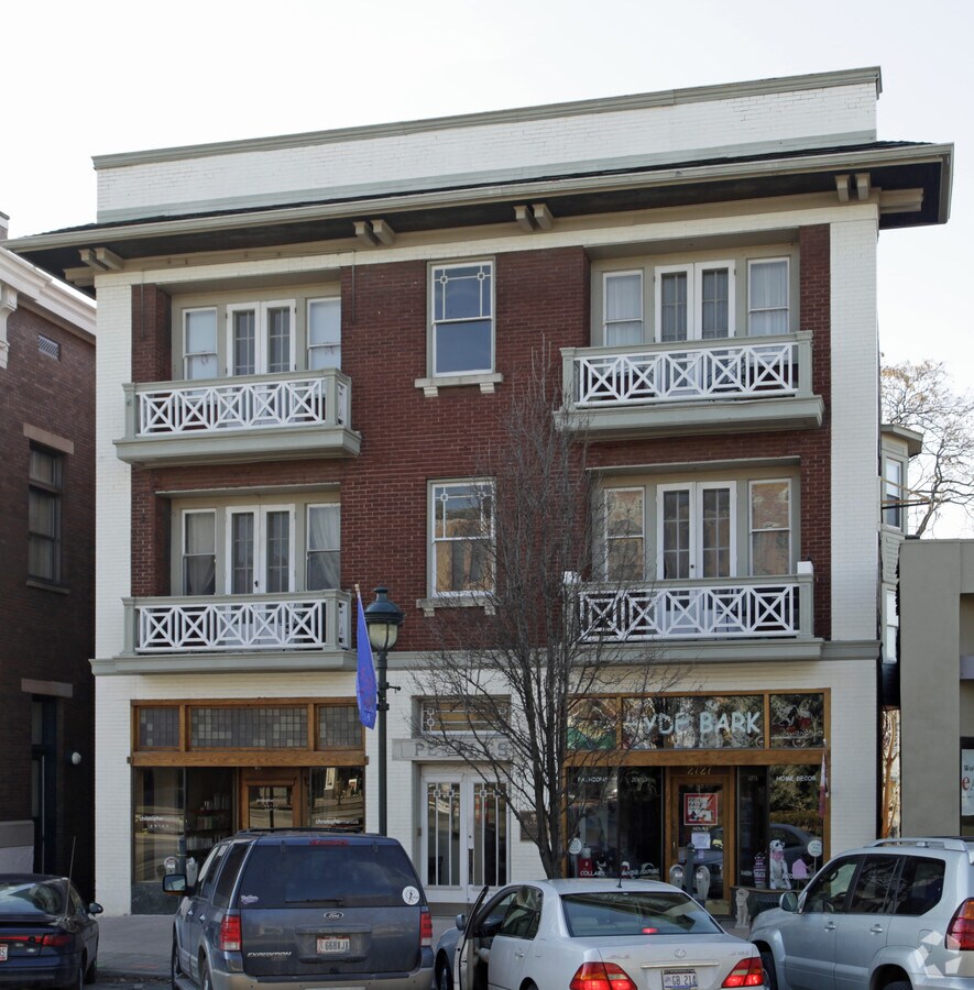 27272729 Erie Ave, Cincinnati, OH 45208