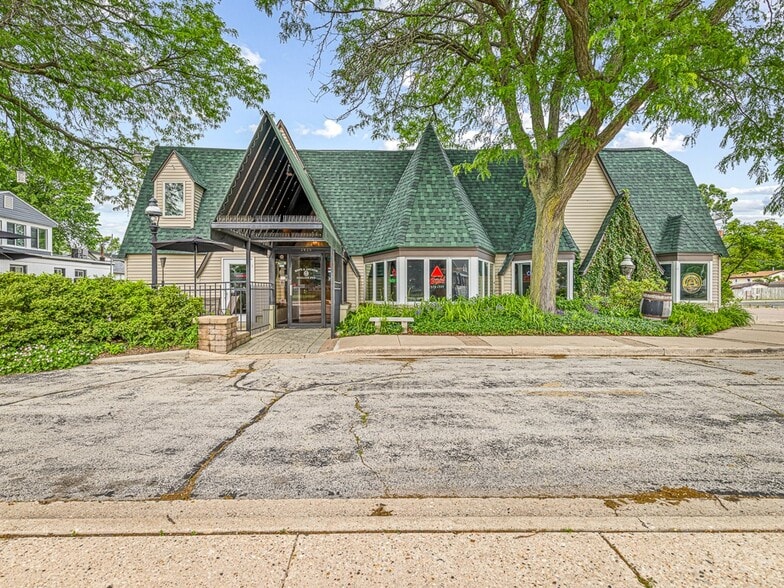 5040 N 2nd St, Loves Park, IL for sale - Building Photo - Image 2 of 42