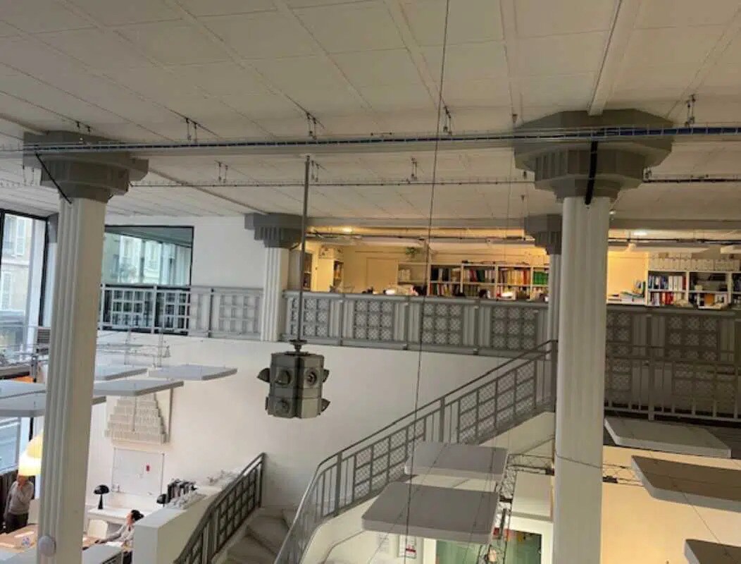 Office in Paris for lease Interior Photo- Image 1 of 10