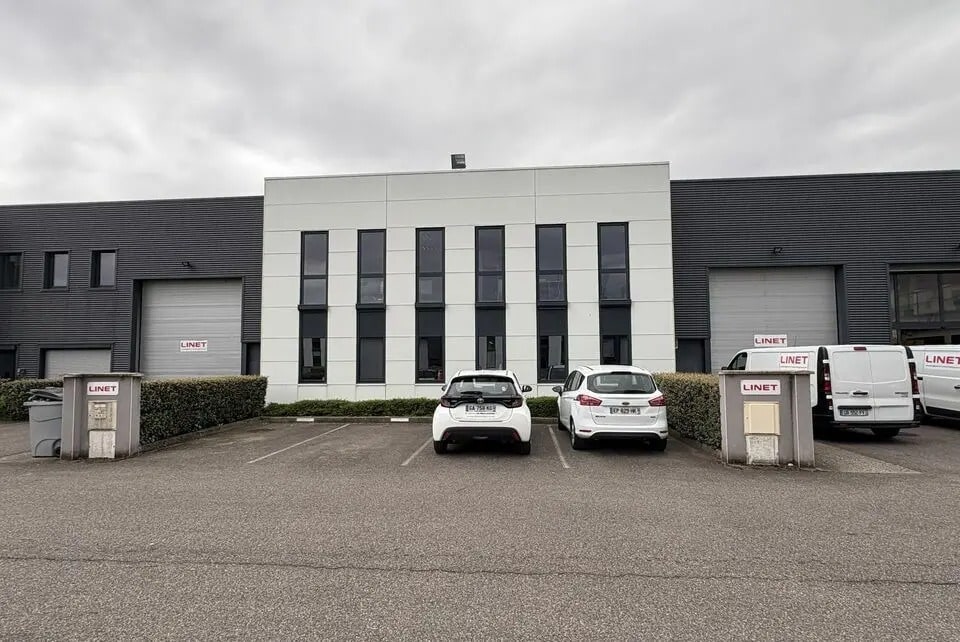 Flex in Vénissieux for sale Building Photo- Image 1 of 2