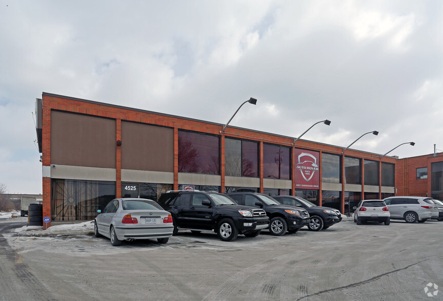 470-510 Champagne Dr, Toronto, ON for lease - Building Photo - Image 2 of 5