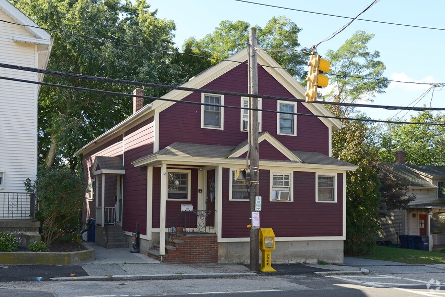 3200 Post Rd, Warwick, RI for sale - Primary Photo - Image 1 of 1