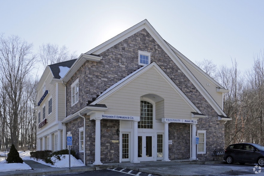 1 Reserve Rd, Danbury, CT for lease - Building Photo - Image 1 of 10