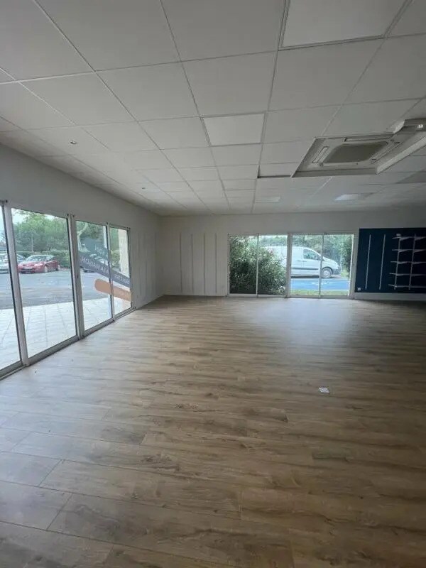 Retail in Léguevin for sale Interior Photo- Image 1 of 6