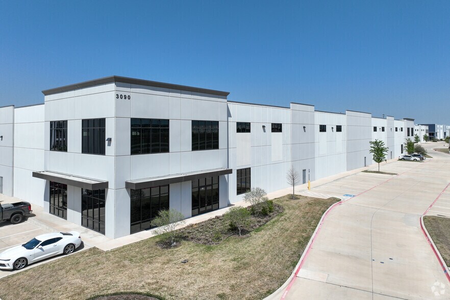 3090 Challenger Dr, Midlothian, TX for lease - Building Photo - Image 2 of 5
