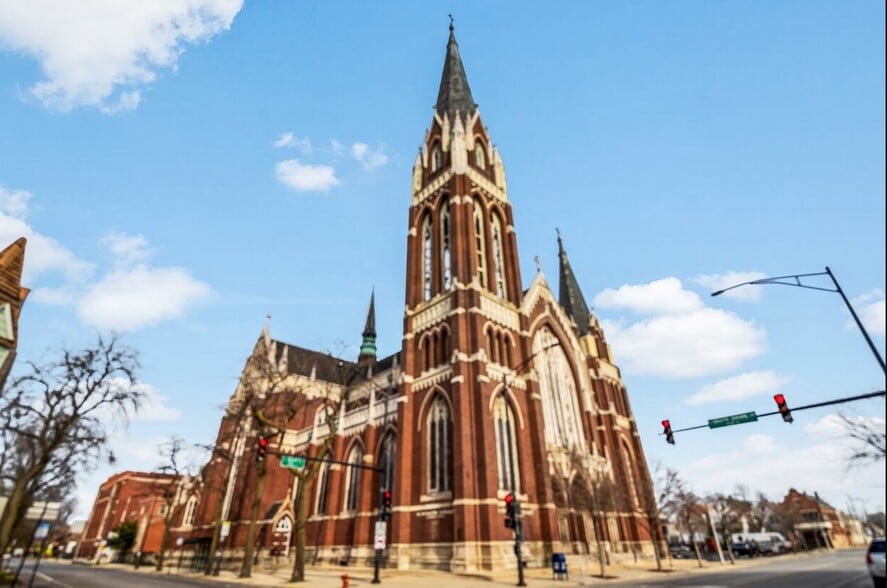 8231 S South Shore Dr, Chicago, IL for sale - Building Photo - Image 3 of 29