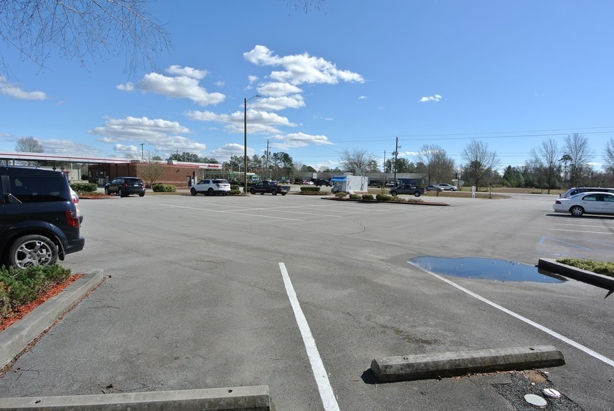 4110 Dr Martin Luther King Jr Blvd, New Bern, NC for lease - Building Photo - Image 2 of 13