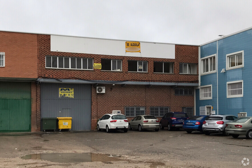 Industrial in Ajalvir, MAD for lease - Primary Photo - Image 1 of 9