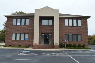 559 Executive Pl, Fayetteville, NC for lease Building Photo- Image 2 of 9