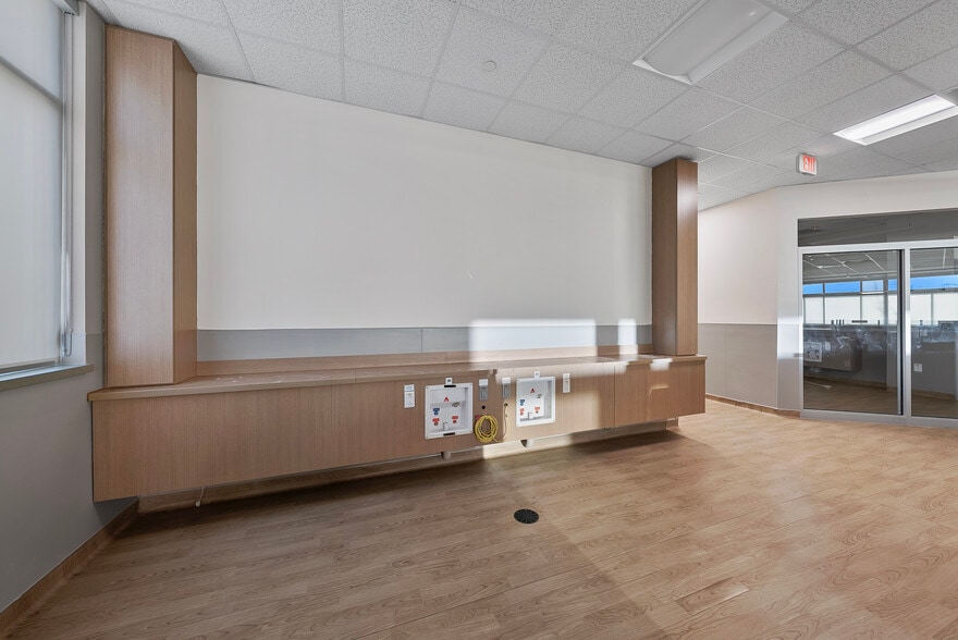 110 Enterprise Dr, Rocky Mount, NC for sale - Interior Photo - Image 3 of 15