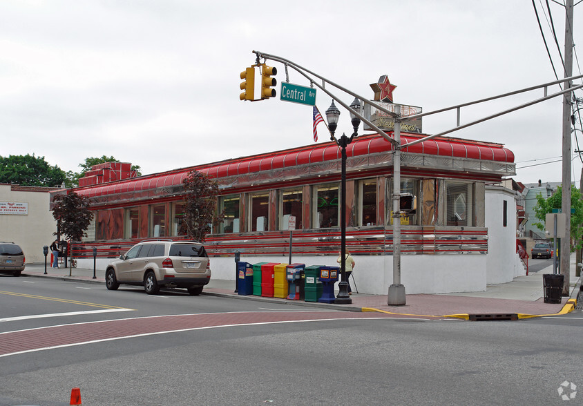 543 32nd St, Union City, NJ for sale - Building Photo - Image 1 of 1