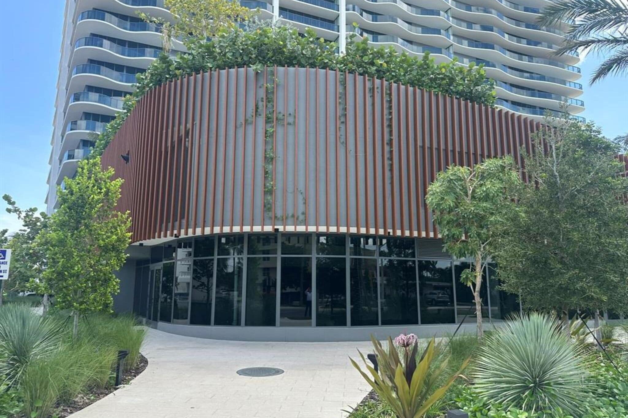 900 N Ocean Blvd, Pompano Beach, FL for sale Building Photo- Image 1 of 30