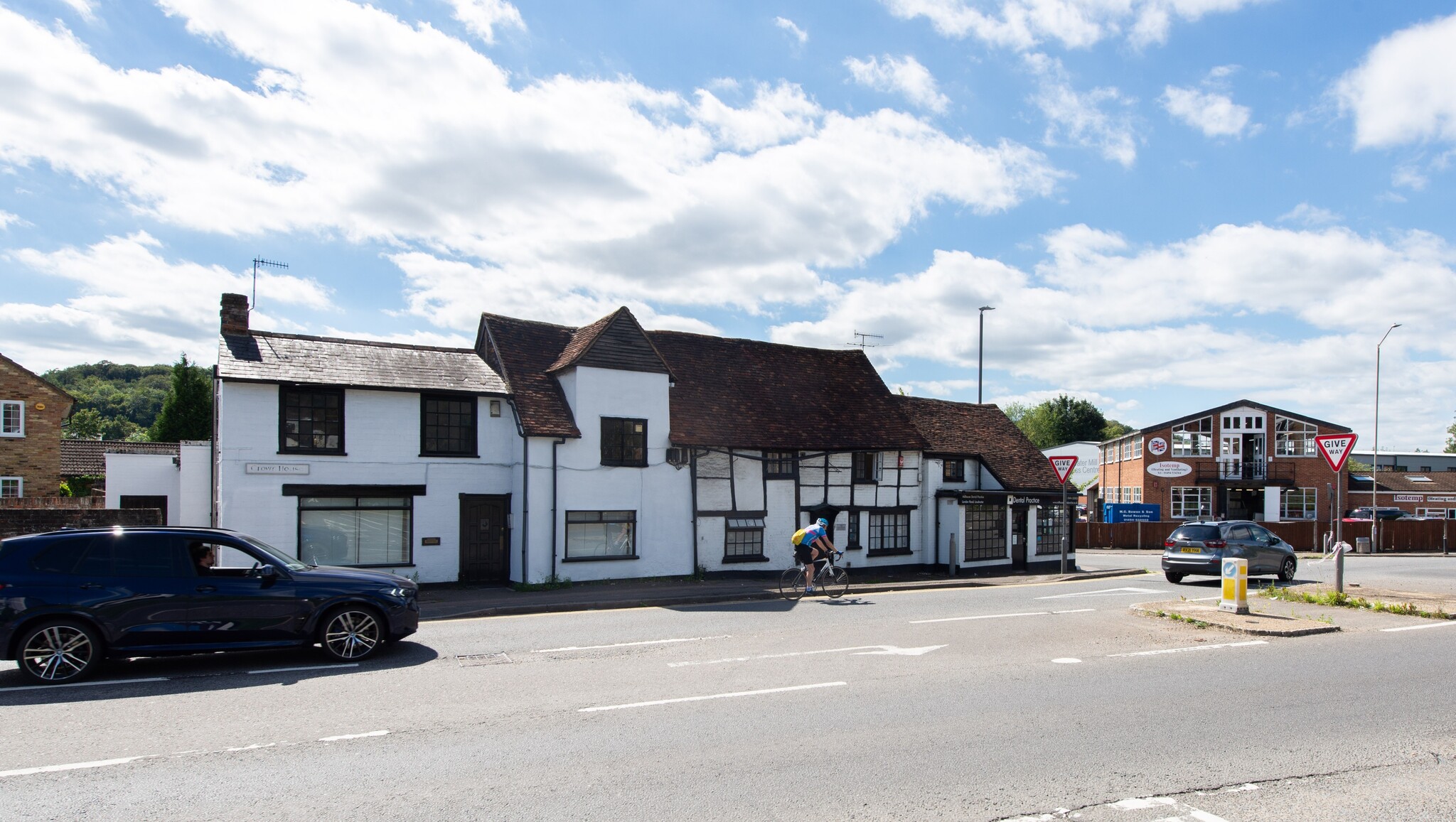 London Rd, High Wycombe for sale Primary Photo- Image 1 of 1