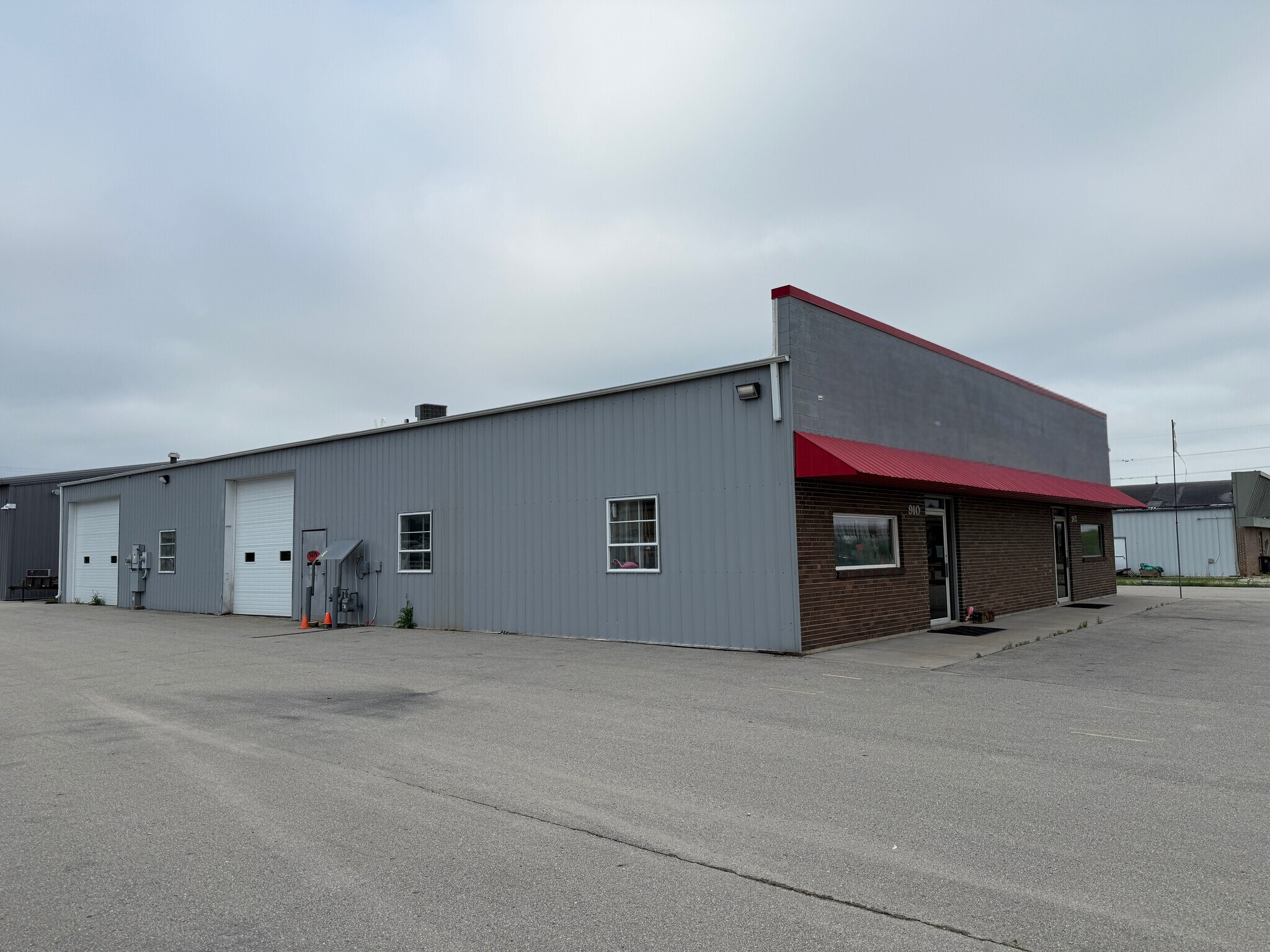910-912 Randolph Dr, Appleton, WI for sale Building Photo- Image 1 of 1
