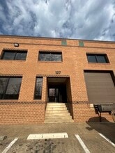 22900 Shaw Rd, Dulles, VA for lease Building Photo- Image 1 of 6