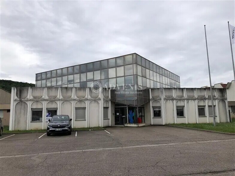 Office in Pompey for lease - Building Photo - Image 2 of 6