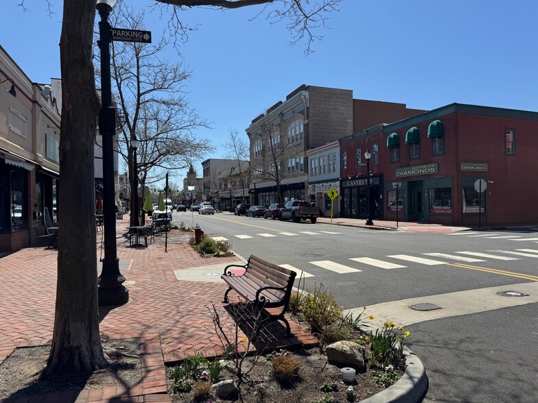 40-42 Broad St, Red Bank, NJ for lease - Building Photo - Image 3 of 9