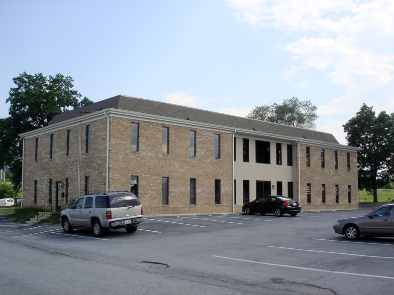 2302 Colonial Ave, Roanoke, VA for sale - Building Photo - Image 1 of 1